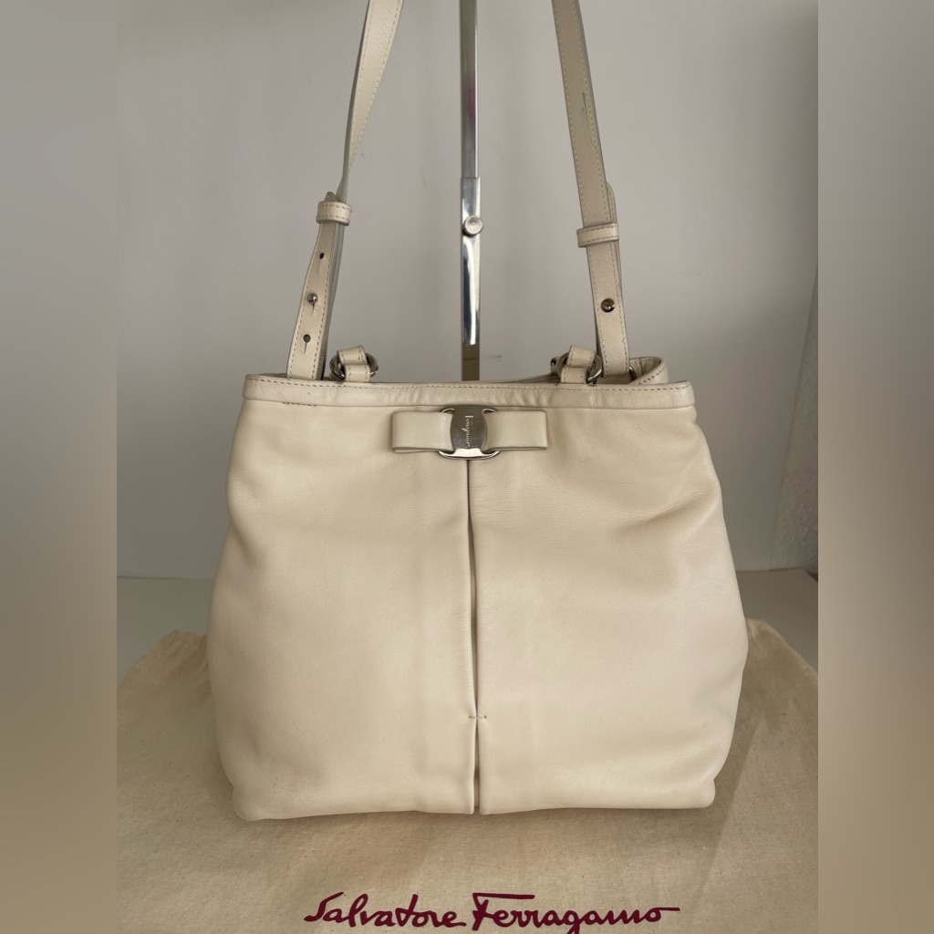 Salvatore Ferragamo Vara Ribbon Leather 2way Tote Bag White With Dust Bag